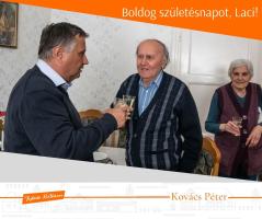 Koccintás az ünnepelttel