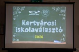 Iskolaválasztót tartottak az Erzsébetligeti Színházban