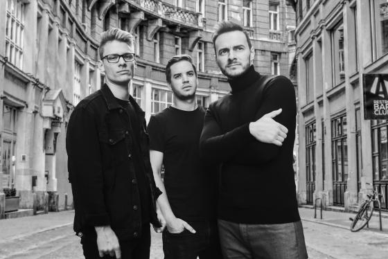 A plakát leirata a törzsszövegben