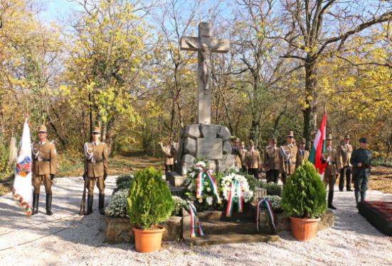 Látkép a temetőből