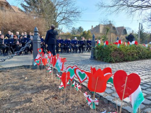 koszorúzás a Pálfi János téren