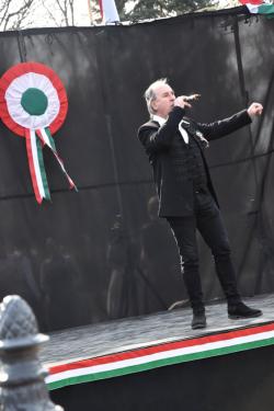 Varga Miklós előadóművész, énekes pedig Petőfi Sándor megzenésített verseit közvetítette