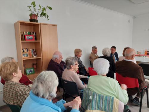 janos_utca_idosklub_atado_2