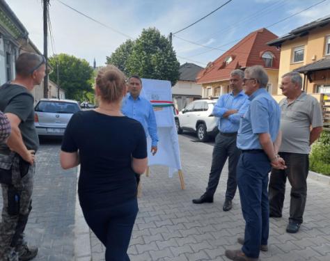 Köztársaság útja átadó