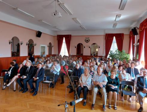 Pedagógus díjátadó a Szerb Antal Gimnázium dísztermében