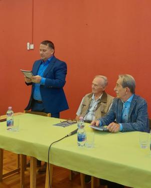 Kovács Péter polgármester a Kertvárosi Helytörténeti Füzetek 56. számaként megjelenő kötetetről