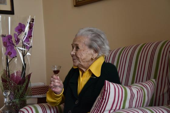 Erzsi néni köszöntése 100. születésnapja alkalmából.