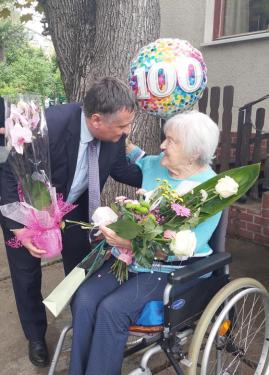 Paor Éva köszöntése 100. születésnapja alkalmából.