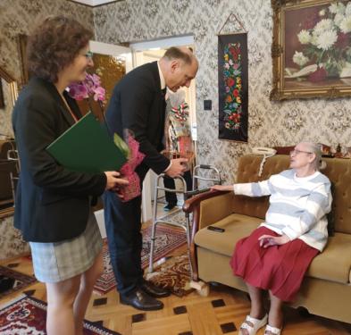 Csordás Győzőnét köszöntötték 90. születésnapja alkalmából.