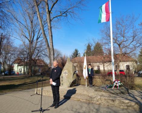koszorúzás a Pálfi János téren