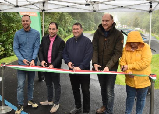 szalagvágás a Hermina Bringaparkban