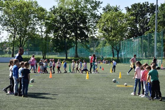 Különböző ügyességi- és labdajátékokban ügyeskedhettek az óvodások az Ikarus sportnapján