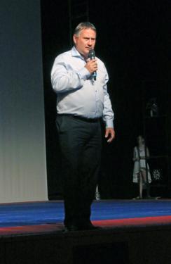 Kovács Péter beszédet mond a Mazotti Fitness Sport Egyesület 13.  évzáróján