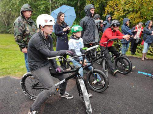 A kerékpárosok a Hermina bringapark és pumpapálya átadón
