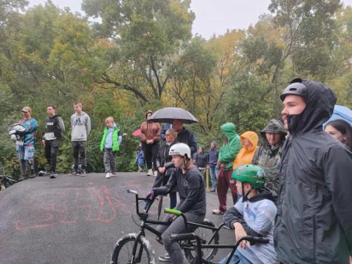 A kerékpárosok a Hermina bringapark és pumpapálya átadón