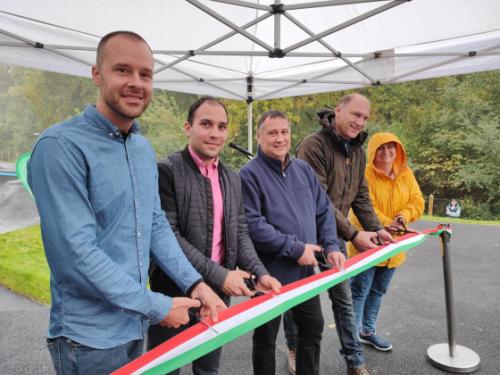 szalagvágás a Hermina Bringaparkban