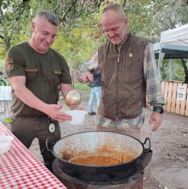 A Tanyaudvar főz a Naplázs Bulin