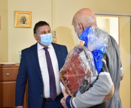 90 éves lett Karna János.