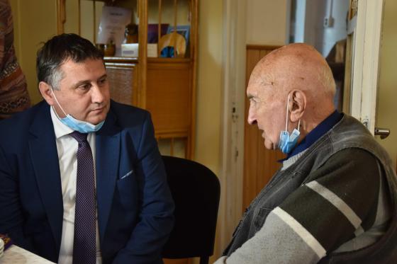 90 éves lett Karna János.