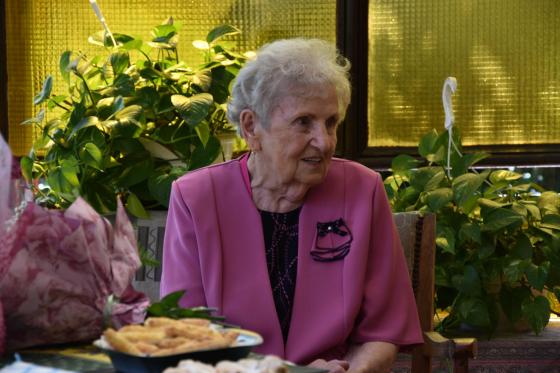 Vizer Jánosné köszöntése születésnapja alkalmából.