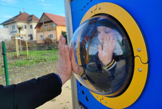 Új játszótérnek örülhetnek a gyerekek a Lapát utcában.