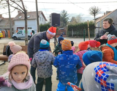 Új játszótérnek örülhetnek a gyerekek a Lapát utcában.