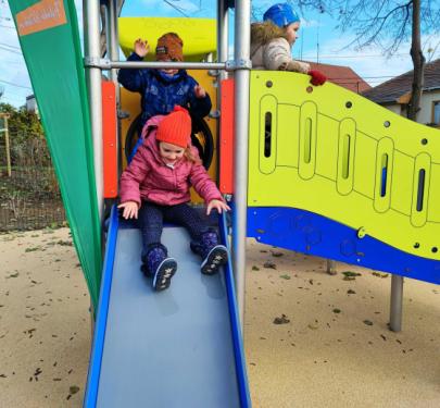 Új játszótérnek örülhetnek a gyerekek a Lapát utcában.