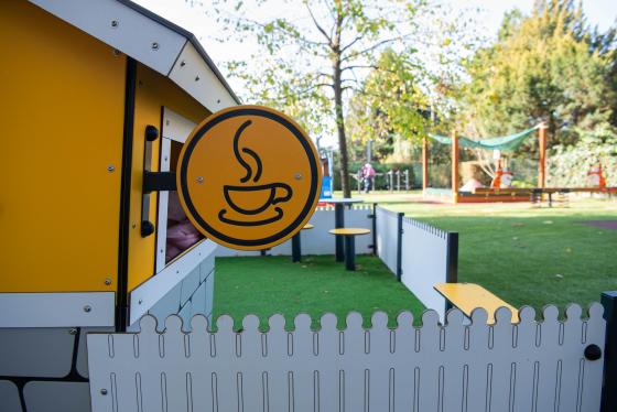 Új játékeszközök az új udvaron