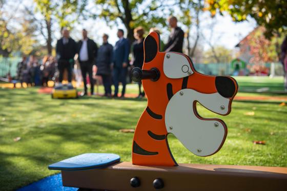 Új játékeszközök az új udvaron