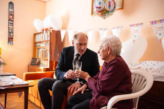 Petres Istvánné Vilma néni köszöntése kilencvenedik születésnapja alkalmából