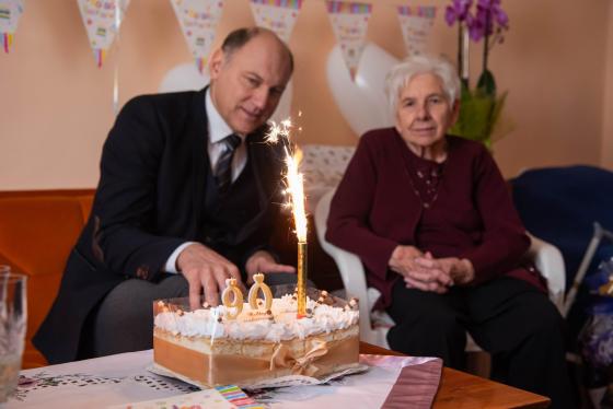 Petres Istvánné Vilma néni köszöntése kilencvenedik születésnapja alkalmából