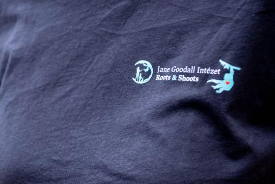 Jane Goodall Intézet önkéntese.