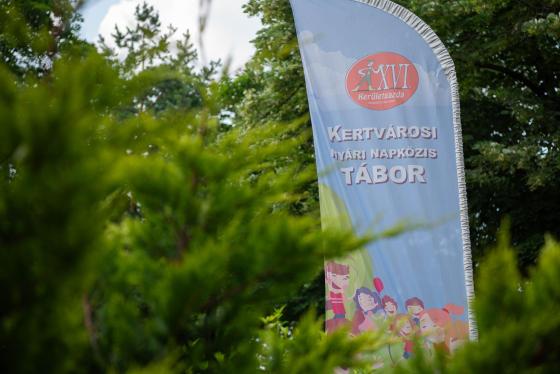 A Kerületgazda beachflagje.