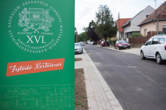 A felújított Rózsalevél utca.