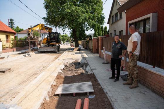 Útfelújítás az Albán utcában