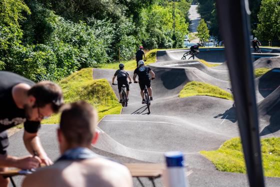Pumpaversenyt tartottak a Hermina Bringaparkban