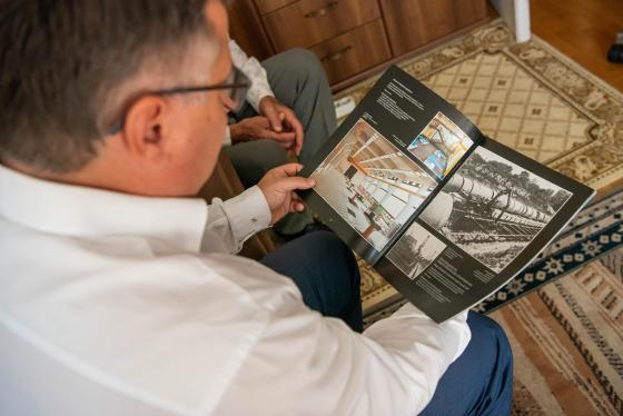 Kustán János köszöntése kilencvenedik születésnapja alkalmából