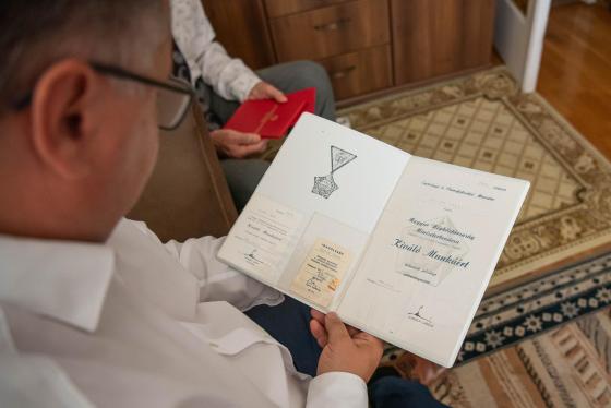 Kustán János köszöntése kilencvenedik születésnapja alkalmából