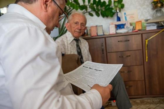 Kustán János köszöntése kilencvenedik születésnapja alkalmából