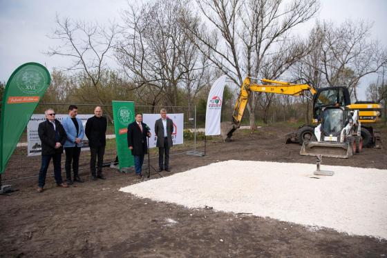 Megtörtént a Kertvárosi Idősotthon ünnepélyes alapkőletétele.