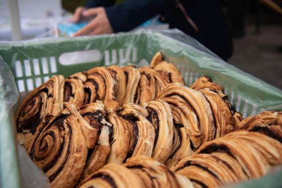 frissen sült kakaós csigák