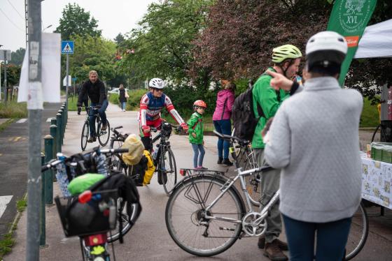 Reggeliző kerékpárosok