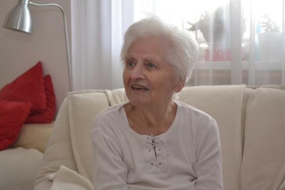 Kovács Péter polgármester köszönti Piroska nénit 95. születésnapja alkalmából.