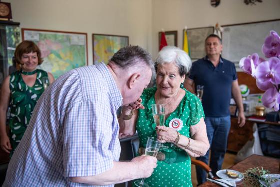 Edit és férje a koccintás előtt