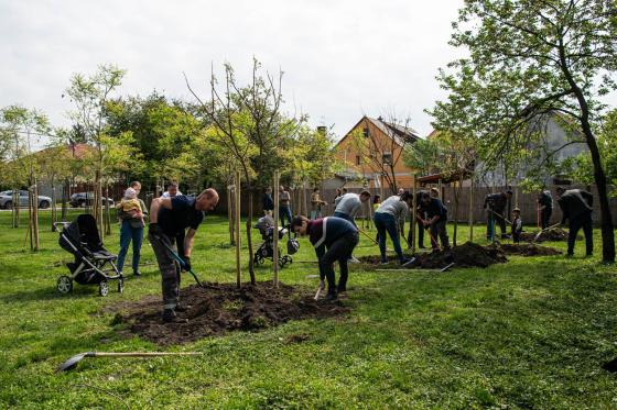 Munka közben az Anyukák és Apukák