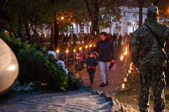 Nézők a kerületi '56-os megemlékezésen
