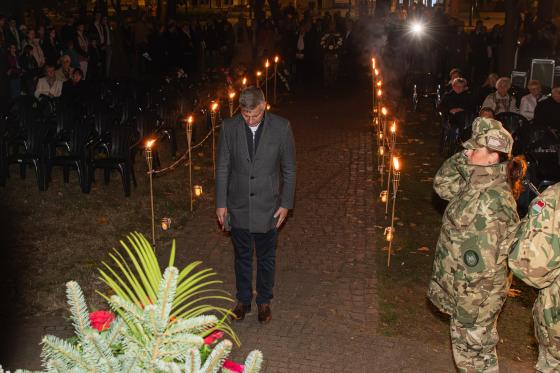 Szatmáry Kristóf országgyűlési képviselő koszorúzása