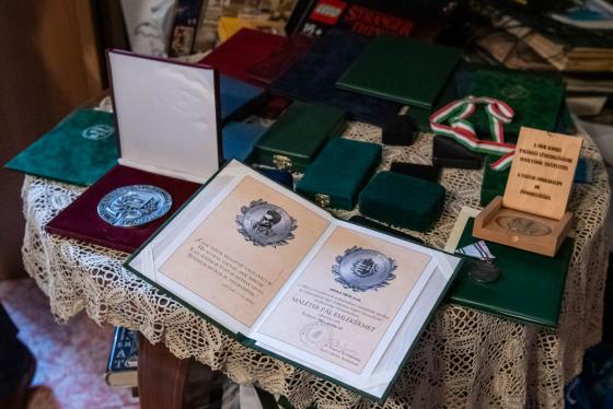 Mihala Tibor elismerései (emlékérmek, oklevelek)