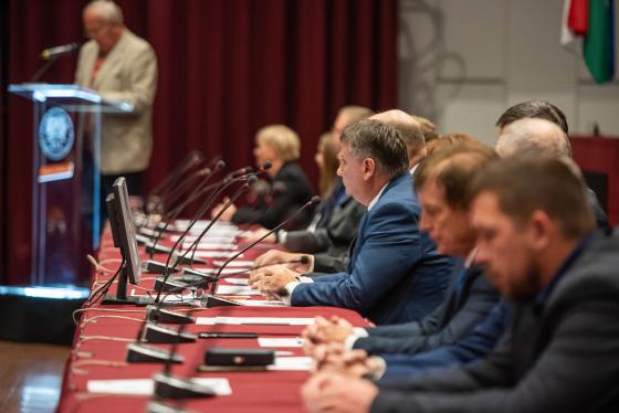 Képviselő-testület munkában.