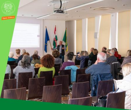 A gondozásmentes kert alapjairól tart előadást Ádám Attila István főkertész.